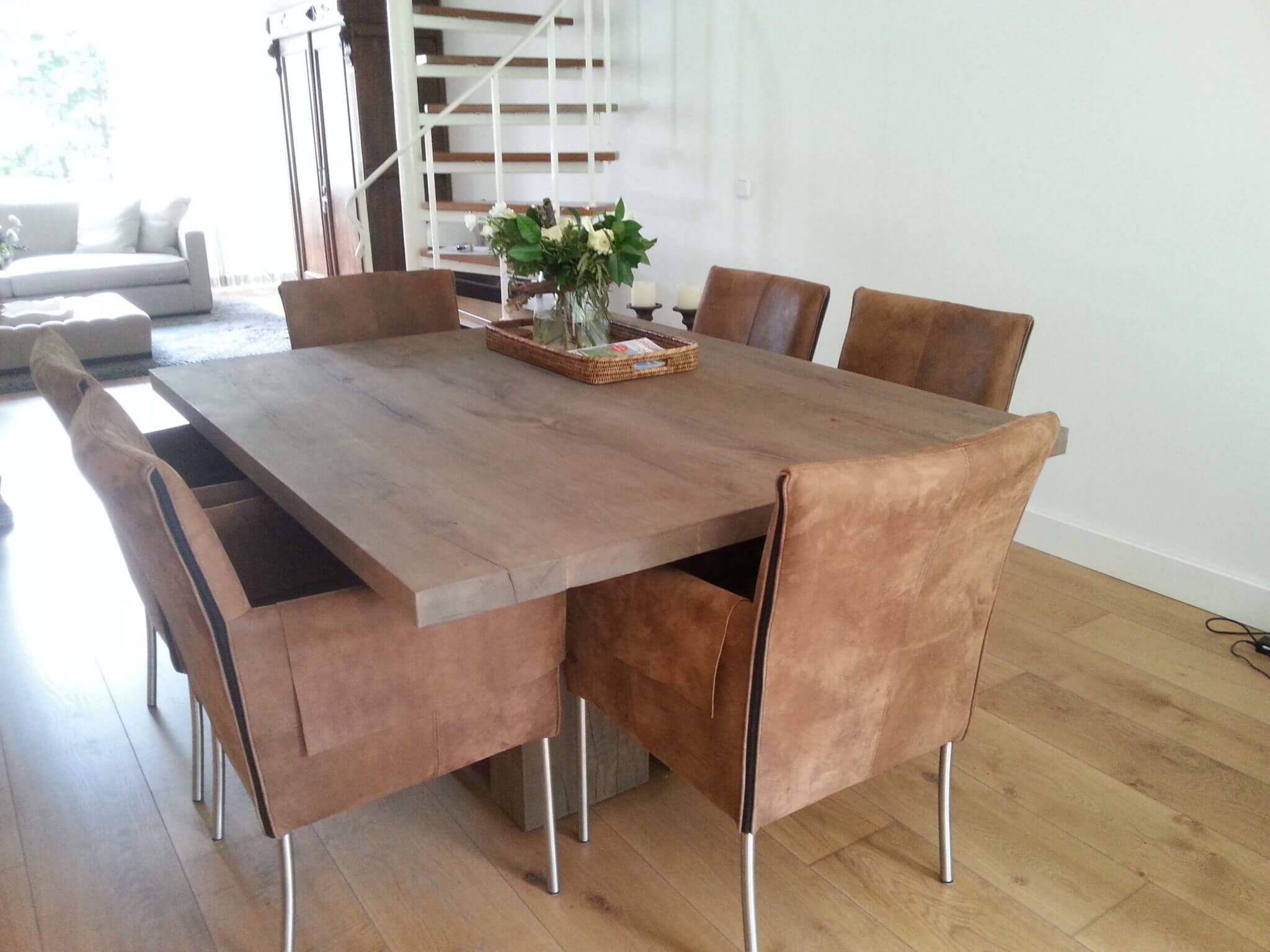 Eikenhouten tafel op maat laten maken bij Anselm Oome